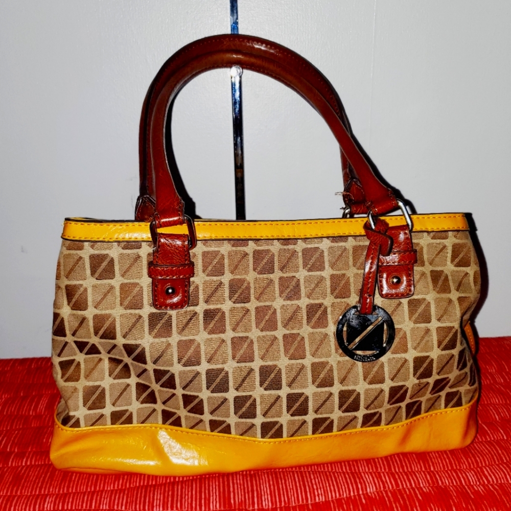 Nine & CO 3 Divider Shoulder Bag